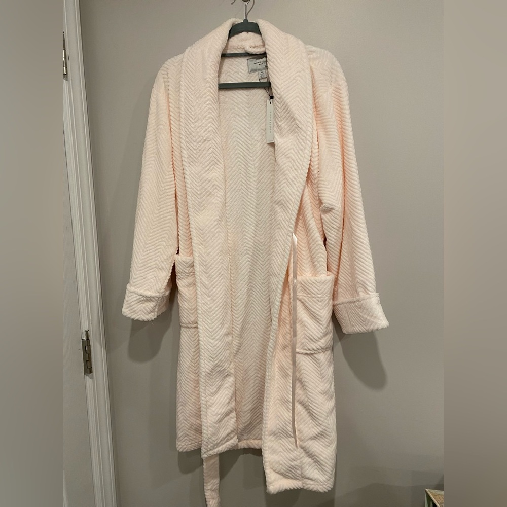 Daniel Buchler Light Pink Plush Robe - NWT - Picture 2 of 4